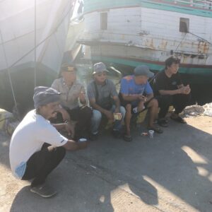 Patroli Rutin Polsek Kawasan Pelabuhan Laut Bima, Perkuat Keamanan dan Berikan Imbauan Kamtibmas kepada Masyarakat
