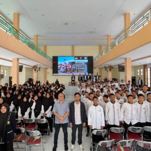 Beri Edukasi Santri Baru Dea Malela, Kasat Resnarkoba Polres Sumbawa Serukan “Pergaulan Sehat Tanpa Narkoba”
