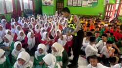 Satlantas Polres Sumbawa Barat Edukasi Keselamatan Berlalu Lintas Melalui Program Police Goes to School