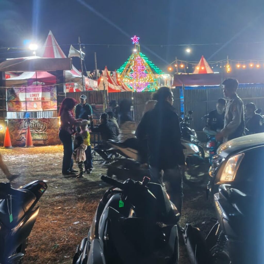 Patroli Blue Light Polsek Lambu Intensifkan Harkamtibmas, Personel Sambangi Sejumlah Desa dan Berikan Imbauan kepada Warga