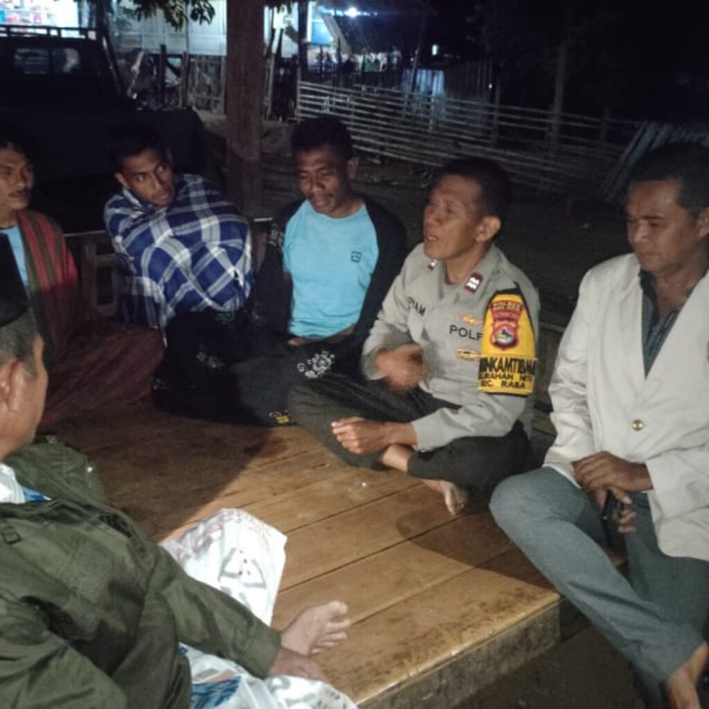 Pererat Kemitraan dengan Warga, Bhabinkamtibmas Nitu Gelar Patroli Dialogis Bersama Tokoh Lingkungan