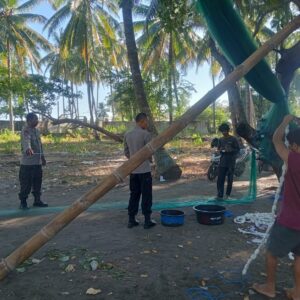 Polsek Pemenang Laksanakan Patroli Dialogis di Desa Pemenang Timur