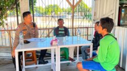 Tebar Kepedulian Melalui Program Jum,at Berbagi, Kasat Lantas Polres Bima Kabupaten Makan Bersama Warga