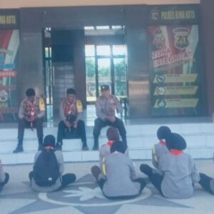 Sat Binmas Polres Bima Kota Berikan Pembinaan dan Pelatihan kepada Anggota Saka Bhayangkara