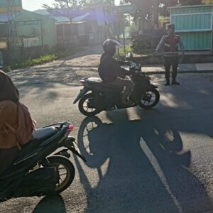 Polsek Bayan Gelar Patroli Blue Light ke Objek Vital dan Dialogis Bersama Warga