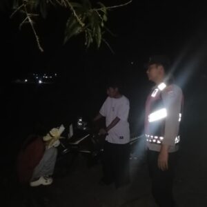 Polsek Bayan Gelar Patroli Blue Light ke Objek Vital dan Dialogis Bersama Warga