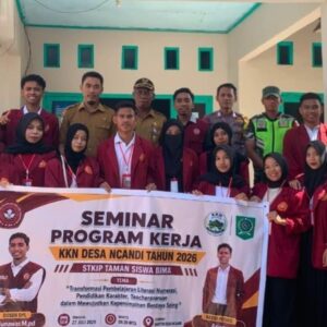 Bhabinkamtibmas Polsek Madapangga Hadiri Seminar Program Kerja KKN Universitas STKIP Tamsis