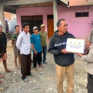 Melalui Penyuluhan Siskamling, Satbinmas Polres Bima Kabupaten Edukasi Masyarakat Pentingnya Menjaga Kamtibmas