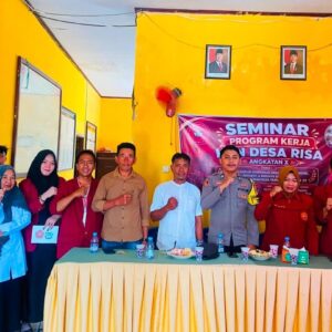 Sinergi Menjaga Kamtibmas, Bhabinkamtibmas Polsek Woha Hadiri Seminar Mahasiswa KKN Universitas STKIP Tamsis