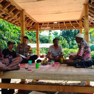 Bhabinkamtibmas Desa Lamuntet Sosialisasikan Pencegahan TPPO, Ajak Warga Gunakan Jalur Resmi Bekerja ke Luar Negeri