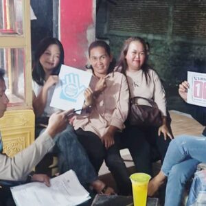 Polmas Kelurahan Jatiwangi Sambangi Warga, Ajak Bersama Jaga Kamtibmas dan Manfaatkan Layanan Call Center 110