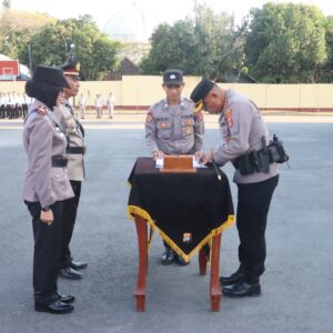 Kapolresta Loteng Pimpin Upacara Penyerahan Jabatan Wakapolresta dan Sertijab Kapolsek Jajaran.