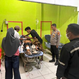 Polres Sumbawa Barat Tangani Kecelakaan Lalu Lintas Antarsepeda Motor di Jalan Lintas Desa Tepas Sepakat – Moteng