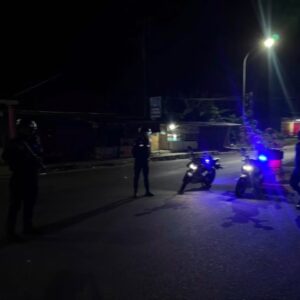 Ciptakan Rasa Aman Dini Hari, Patroli Blue Light Sat Samapta Polres Sumbawa Pantau Simpang Sering Antisipasi 3C