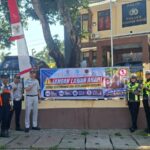 Tingkatkan Keselamatan Berlalu Lintas, Satlantas Polres Bima Kota Pasang Spanduk Edukasi di Titik Rawan Kecelakaan