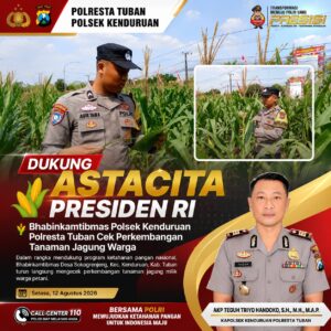 Dukung Astacita Presiden RI, Bhabinkamtibmas Polsek Kenduruan Polresta Tuban Cek Perkembangan Tanaman Jagung Warga