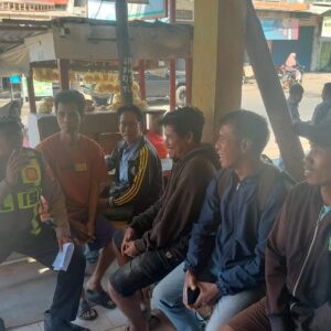 “Polantas Menyapa”Tingkatkan Kepatuhan Masyarakat Terhadap Aturan Berlalulintas, Satlantas Polres Bima Sambangi Warga Desa Rato