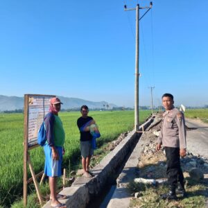 BHABINKAMTIBMAS MONTA BARU SAMBANG PETANI, DORONG PENINGKATAN HASIL PANEN DAN JAGA KAMTIBMAS