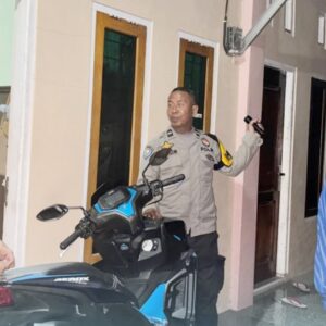 Cegah Aksi Pencurian, Bhabinkamtibmas Polres Bima Kota Ajak Warga Perkuat Keamanan Lingkungan