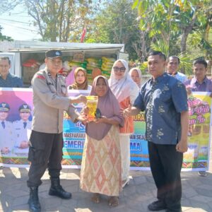 Sat Binmas Polres Bima Kota Hadiri Gerakan Pangan Murah, Dukung Stabilitas Pasokan dan Harga Pangan