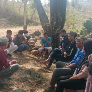 Jumat Curhat, Bhabinkamtibmas Kelurahan Lelamase Sosialisasikan Bahaya TPPO kepada Warga