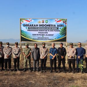 Gerakan Indonesia Asri Polda NTB, Kapolres Sumbawa Pimpin Penanaman Serentak 10.000 Pohon di Arena Pacuan Kuda Moyo Hilir