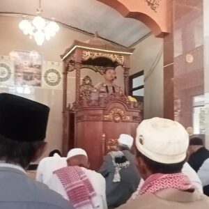 Bhabinkamtibmas Polsek Woha Jadi Khotib dan Imam Sholat Jum,at di Masjid Al-Ikhlas Desa Ntonggu