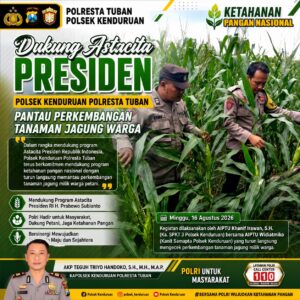 Dukung Astacita Presiden, Polsek Kenduruan Polresta Tuban Pantau Perkembangan Tanaman Jagung Warga