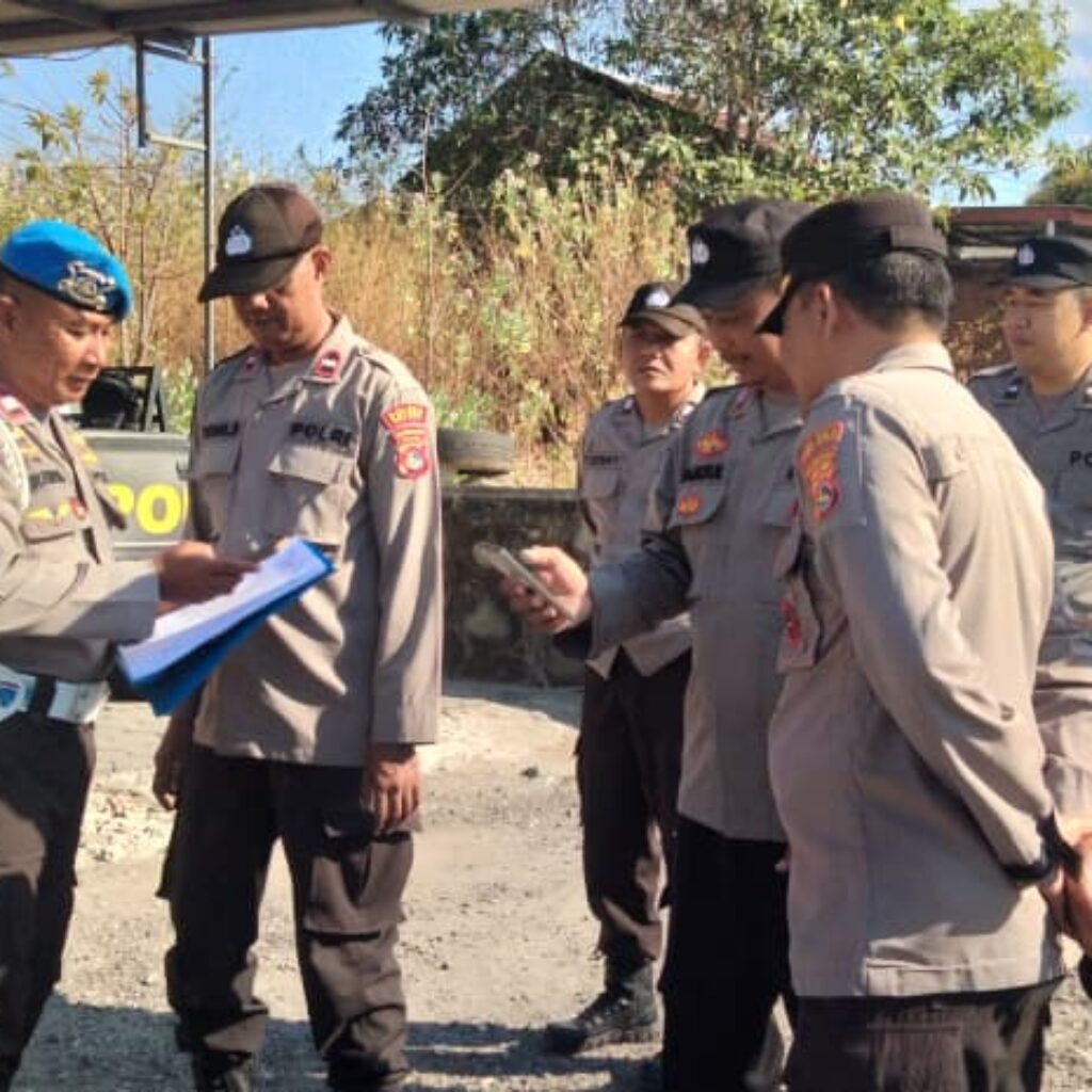 Polsek Asakota Periksa Handphone Personel, Cegah Judi Online dan Pinjaman Online