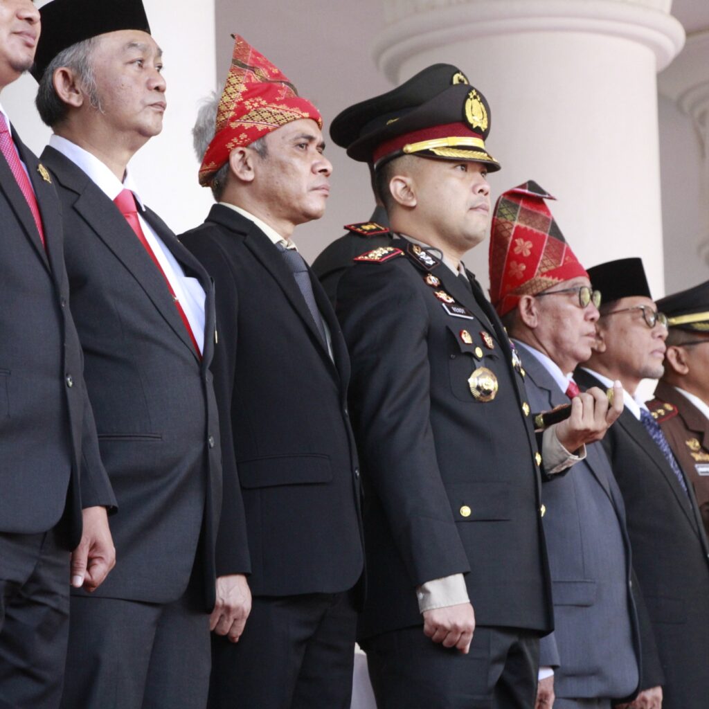 Polres Sumbawa Barat Hadiri dan Amankan Upacara Peringatan HUT Ke-81 RI di Lapangan Graha Fitrah