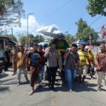 Bhabinkamtibmas Desa Adu Hadiri Pemakaman Warga, Wujudkan Kepedulian dan Kedekatan dengan Warga Binaan