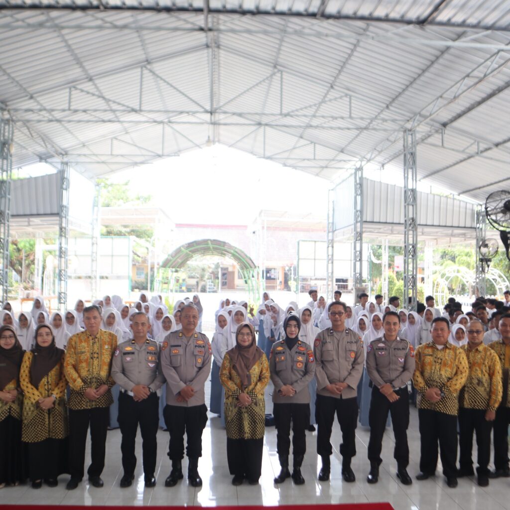 Tingkatkan Literasi Digital Pelajar, Polresta Tuban Gelar Edukasi Program AI di SMAN 4 Tuban
