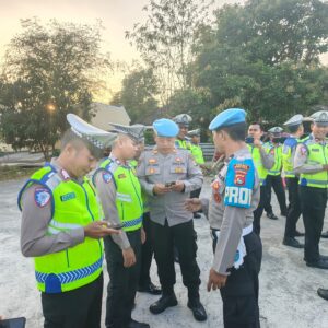 Cegah Judi Online di Internal Polri, Propam Polres Bima Kota Periksa Handphone Personel