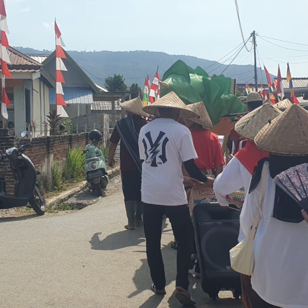 Memeriahkan HUT RI Ke – 81 Polsek Seteluk Aktif Mengamankan Pawai Karnaval dan Budaya