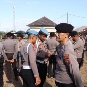 Si Propam Periksa HP Personel Polres Sumbawa Barat, Cegah Judi Online di Lingkungan Kepolisian