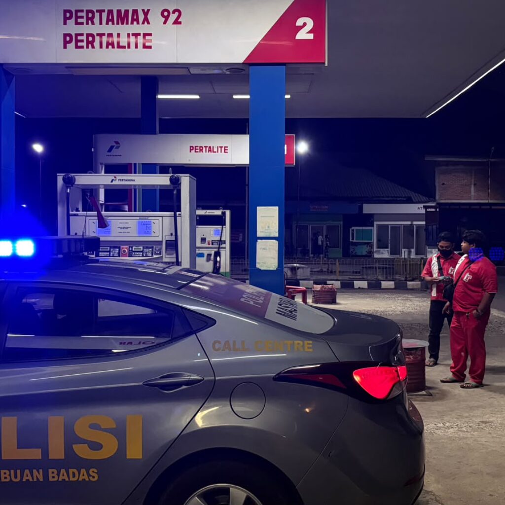 Cegah Tindak Pidana 3C, Polsek Labuhan Badas Intensifkan Patroli Blue Light di Taman Samota hingga SPBU