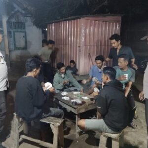 Patroli Dialogis Malam Hari, Polsek Sanggar Edukasi Warga Jaga Kondusifitas Kamtibmas