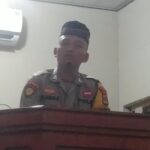 Jadi Khotib Sholat Jum,at Bhabinkamtibmas Polsek Woha Ajak Warga Jaga Silaturahmi
