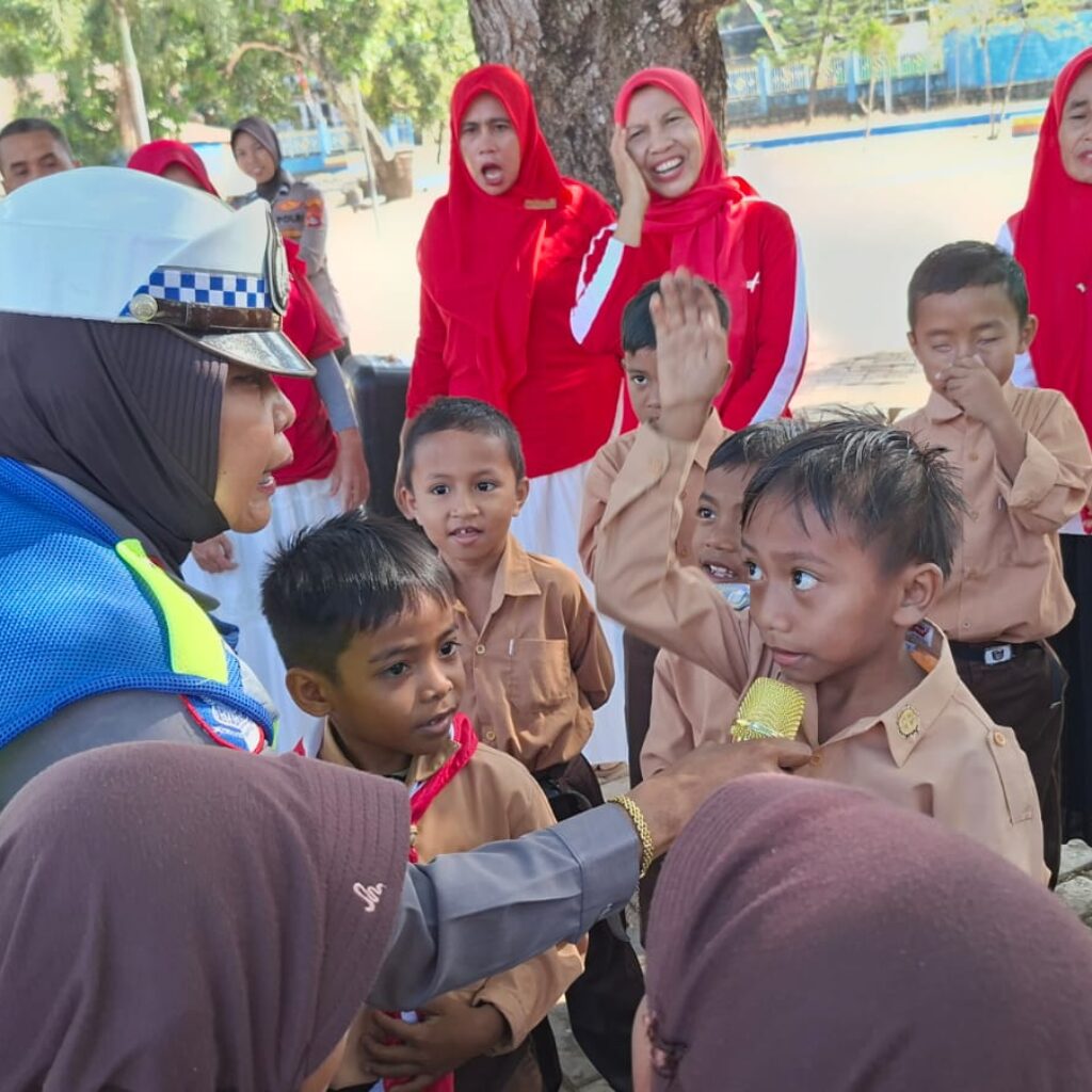 Sat Lantas Polres Bima Kota Go To School, Tanamkan Budaya Tertib Lalu Lintas Sejak Dini