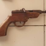 Kesadaran Hukum Meningkat, Warga Ambalawi Serahkan 2 Pucuk Senpi Rakitan ke Polisi