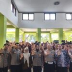 Cetak GenerasiMasa Depan, Polresta Tuban Kenalkan Program AI Kepada Ratusan Pelajar