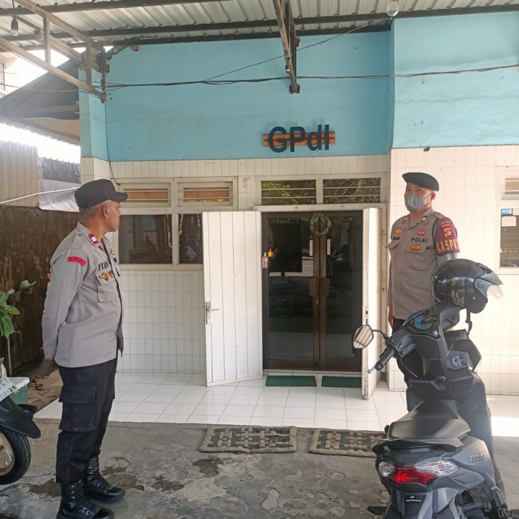 Polsek Praya Amankan Ibadah Minggu di Gereja GPdI Kampung Sobirin