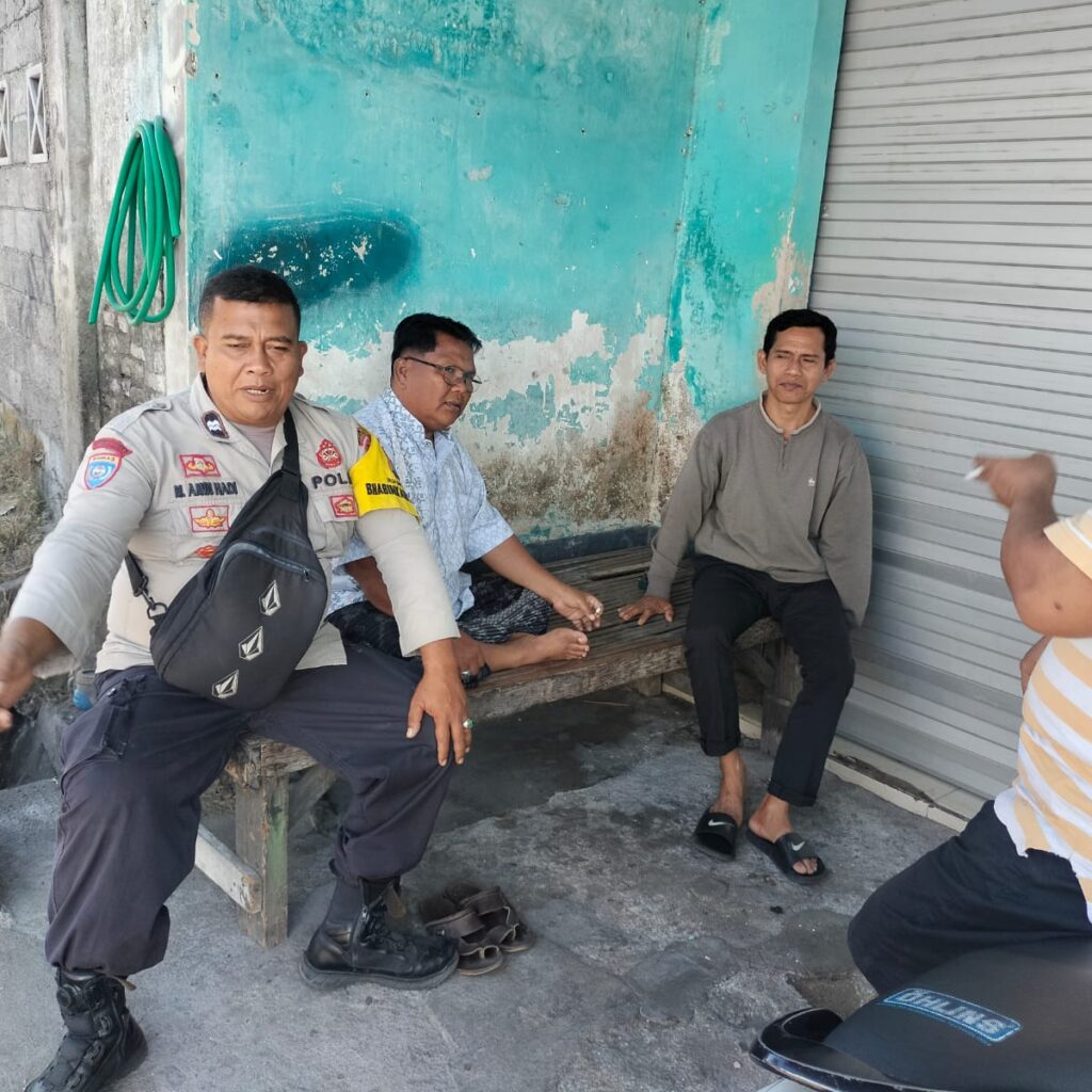 Sambang Warga, Bhabinkamtibmas Desa Songak Ajak Masyarakat Bersama Jaga Kamtibmas