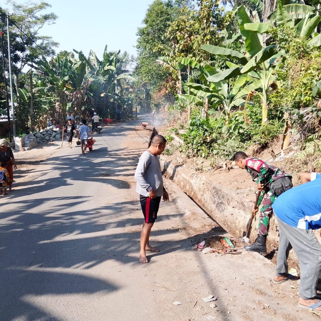 Saluran Air Guntur Macan Dibersihkan, Warga Cegah Genangan
