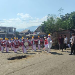 Pawai Ta,aruf Pembukaan STQ Tingkat Kecamatan Madapangga, Polsek Madapangga Gelar Pengamanan