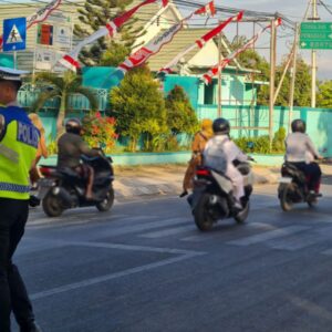 Strong Point Pagi, Sat Lantas Polres Bima Kota Hadir Berikan Pelayanan kepada Masyarakat