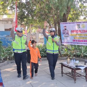 Police Goes To School, Sat Lantas Polres Bima Kota Edukasi Pelajar SDN 16 tentang Keselamatan Berlalu Lintas