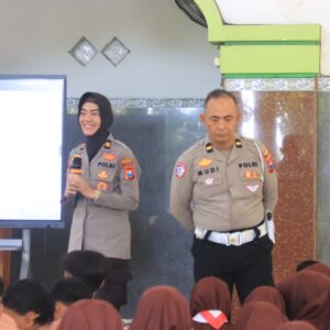 Gandeng Polresta Tuban, SMAN 5 Tuban Gelar Edukasi Pemanfaatan AI yang Aman Bagi Pelajar