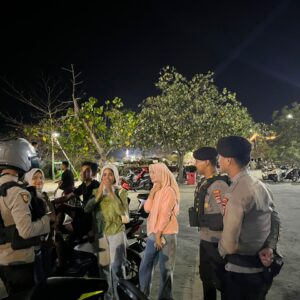 Strong Point Rinjani Polres Bima Kota Hadirkan Rasa Aman bagi Masyarakat di Malam Hari
