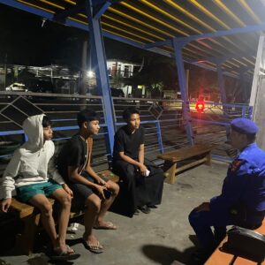 Patroli Dialogis Sat Polairud Polres Lombok Utara Jaga Kondusifitas Wilayah Pelabuhan Bangsal